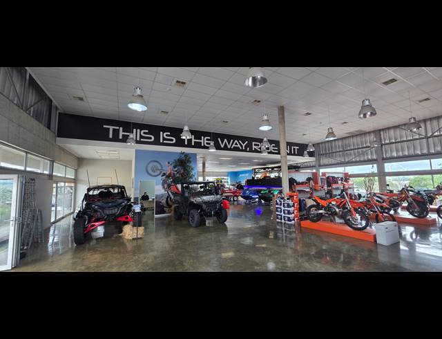 1,360M² SHOWROOM TO LET IN RIVERSIDE PARK